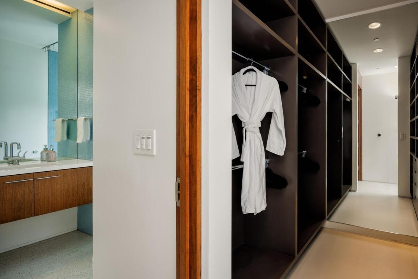 Villa Vue Modern